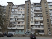 Satılır 4 otaqlı 100 m2 köhnə tikili Azneft meydanı