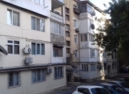 Satılır 2 otaqlı 45 m2 köhnə tikili Nizami m.