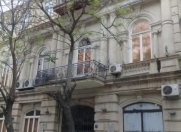 İcarəyə verilir 4 otaqlı 100 m2 köhnə tikili Azərbaycan kinoteatrı