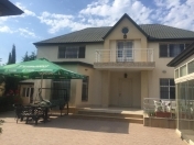 Satılır 4 otaqlı 260 m2 bağ evi Buzovna