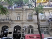 Satılır 3 otaqlı 100 m2 köhnə tikili Nizami kinoteatrı