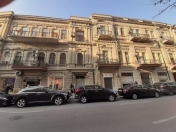İcarəyə verilir 2 otaqlı 53 m2 köhnə tikili Hilton otel