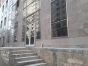 Satılır 5 otaqlı 360 m2 obyekt Bakı Dövlət Universiteti