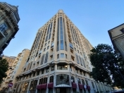 Satılır 3 otaqlı 104 m2 yeni tikili Axundov bağı