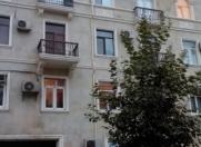 İcarəyə verilir 2 otaqlı 64 m2 köhnə tikili Heydər Əliyev sarayı