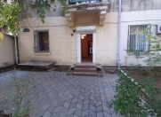 İcarəyə verilir 3 otaqlı 100 m2 köhnə tikili Nəsimi r.