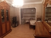 Satılır 4 otaqlı 110 m2 köhnə tikili İnşaatçılar m.