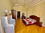 İcarəyə verilir 4 otaqlı 225 m2 yeni tikili Sahil m.