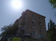 Satılır 1 otaqlı 40 m2 köhnə tikili Səbail r.