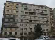 Satılır 3 otaqlı 80 m2 köhnə tikili Yasamal r.