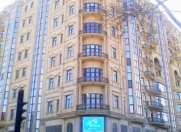 İcarəyə verilir 3 otaqlı 210 m2 yeni tikili Sahil m.