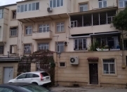 Satılır 4 otaqlı 74.3 m2 köhnə tikili Dövlət Statistika Komitəsi