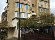 Satılır 2 otaqlı 45 m2 köhnə tikili Bakıxanov