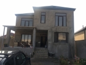 Satılır 8 otaqlı 180 m2 həyət evi Şüvəlan Park ticarət mərkəzi