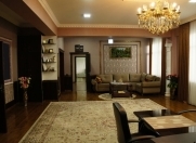 İcarəyə verilir 5 otaqlı 210 m2 ofis Azadlıq prospekti m.