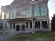 Satılır 8 otaqlı 1440 m2 obyekt Şəki