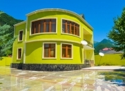 İcarəyə verilir 4 otaqlı 120 m2 villa Qax