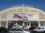 İcarəyə verilir 50 otaqlı 2000 m2 ofis Bakıxanov