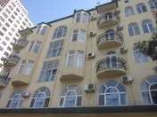 İcarəyə verilir 3 otaqlı 150 m2 ofis Bakı Dövlət Universiteti