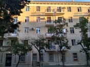 Satılır 3 otaqlı 90 m2 köhnə tikili Azadlıq meydanı