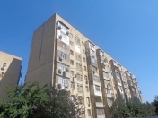 Satılır 3 otaqlı 67 m2 köhnə tikili Neapol dairəsi