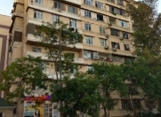 Satılır 4 otaqlı 110 m2 köhnə tikili İnşaatçılar m.