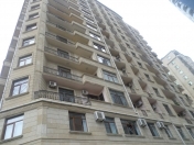 Satılır 1 otaqlı 390 m2 obyekt 28 Mall