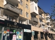 Satılır 1 otaqlı 33 m2 köhnə tikili Nəsimi bazarı