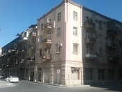 İcarəyə verilir 4 otaqlı 100 m2 köhnə tikili 28 May m.