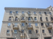 Satılır 3 otaqlı 80 m2 köhnə tikili Yasamal r.