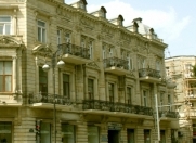 İcarəyə verilir 5 otaqlı 110 m2 köhnə tikili 28 May m.