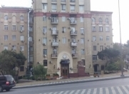 Satılır 2 otaqlı 70 m2 köhnə tikili Nizami m.