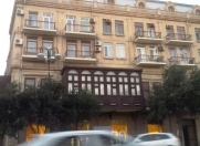 İcarəyə verilir 2 otaqlı 100 m2 köhnə tikili İçəri Şəhər m.