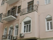 İcarəyə verilir 4 otaqlı 140 m2 köhnə tikili Axundov bağı