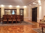 Satılır 5 otaqlı 310 m2 yeni tikili 28 May m.