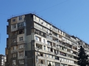 Satılır 3 otaqlı 80 m2 köhnə tikili Neapol dairəsi