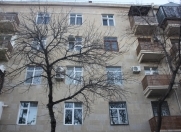 İcarəyə verilir 3 otaqlı 70 m2 köhnə tikili Yasamal r.