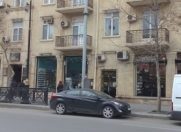 Satılır 3 otaqlı 80 m2 köhnə tikili MUM