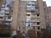 Satılır 3 otaqlı 70 m2 köhnə tikili Yasamal r.