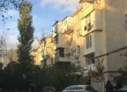 Satılır 1 otaqlı 33 m2 köhnə tikili Rusiya səfirliyi