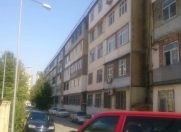 Satılır 5 otaqlı 120 m2 köhnə tikili Ayna Sultanova heykəli