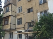 Satılır 3 otaqlı 55 m2 köhnə tikili İnşaatçılar m.