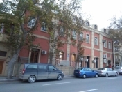 Satılır 2 otaqlı 100 m2 köhnə tikili Mərkəzi Univermaq