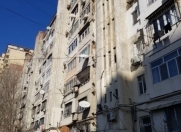 İcarəyə verilir 3 otaqlı 90 m2 köhnə tikili 20 yanvar m.