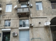 İcarəyə verilir 3 otaqlı 90 m2 köhnə tikili 28 May m.
