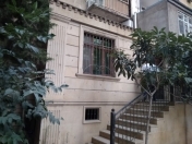 Satılır 5 otaqlı 200 m2 ofis Yasamal parkı