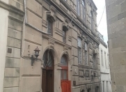 İcarəyə verilir 2 otaqlı 46 m2 köhnə tikili İçəri Şəhər m.