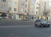 Satılır 2 otaqlı 60 m2 köhnə tikili İnşaatçılar m.