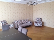 İcarəyə verilir 2 otaqlı 62 m2 köhnə tikili Dənizkənarı Milli park