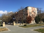 Satılır 3 otaqlı 65 m2 köhnə tikili Ayna Sultanova heykəli